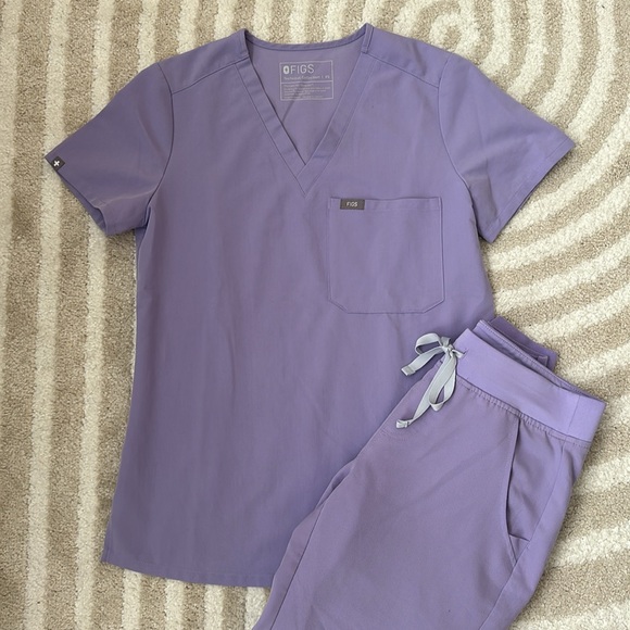 Figs Scrubs Set - Picture 2 of 3